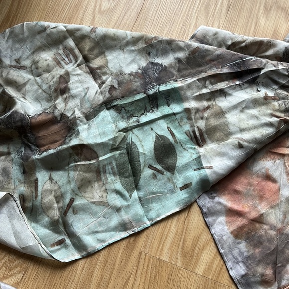 VINTAGE Hand-dyed Silk Scarf With Botanical Leaf Print - Picture 7 of 11